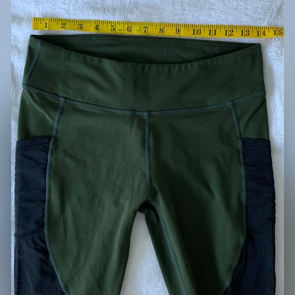 Fabletics Mesh Powerhold Capri Mid Rise Leggings With Pockets- Size Medium - Picture 4 of 5